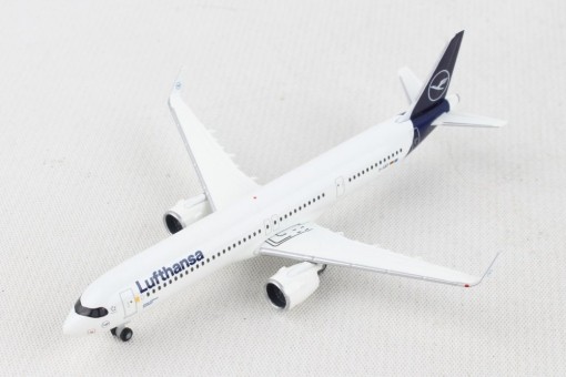 Lufthansa Neo Airbus A321neo D-AIEF new livery Herpa HE534376-001 scale 1:500