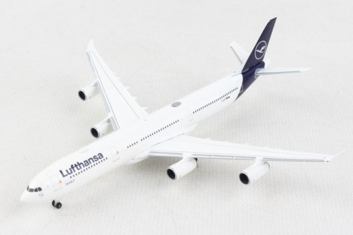 Lufthansa new livery Airbus A340-300 D-AIGU "Castrop Rauxel" Herpa 535410 scale 1:500