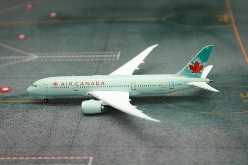 Phoenix die cast models Air Canada B787-8 Dreamliner Reg# C-GHPQ 1