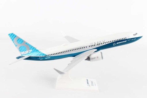 Boeing Factory B737-Max8 w/stand Skymarks SKR935 scale 1:130