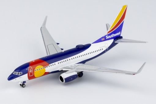Southwest Colorado One Boeing 737-700w N230WN New Livery Heart One NG Models 77021 Scale 1:400