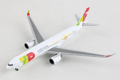 TAP Portugal Airbus A330-900neo CS-TUD Herpa Wings Die-Cast 536301 Scale 1:500
