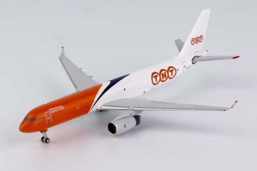 TNT Tupolev Tu-204-120S SU-EAG NG Models 40010 Scale 1:400