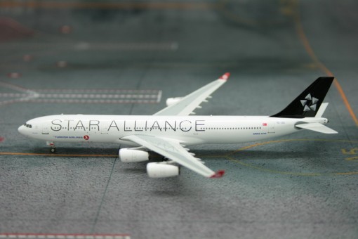 Turkish Star Alliance  A340-300 Reg# TC-JDL Phoenix 10998 Scale model 1:400