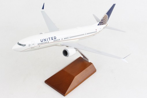 United Airlines Boeing 737max9 N67501 Skymarks with stand SKR5141 scale 1:130