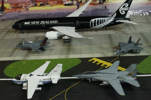 ZK-NZE Air New Zealand 787-9 w/Gears and flexed wings Hogan HG0687G 1:200