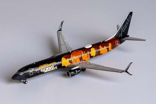 UNCF livery Alaska Boeing 737-900 N492AS "Education Change the World" colors with scimitar winglets die-cast NG Models 79003 scale 1:400