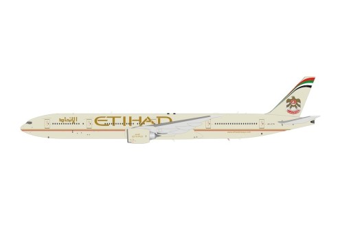 Etihad Airways Boeing 777-3FXER A6-ETA with stand die cast by InFlight IF777EY1021 scale 1:200 