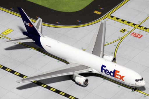 FedEx Boeing B767-300F Reg# N12FE GJFDX1481 Gemini Jets Scale 1:400