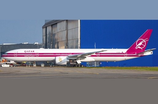 Flaps Down Qatar Airways Boeing 777-300ER A7-BAC Retro Livery JC Wings JC4QTR0068A Scale 1:400