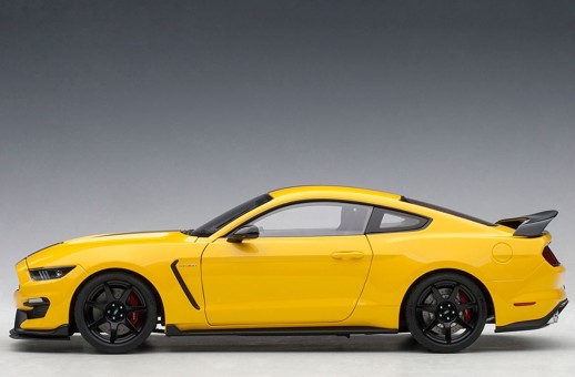 Yellow Black Stripes Shelby Mustang GT-350R Black stripes AUTOart 72932 Scale 1:18