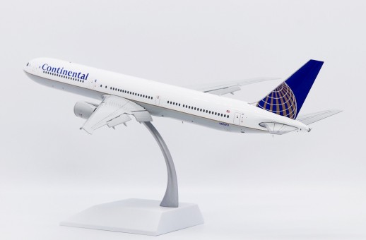 Continental Airlines Boeing 767-400ER Skyteam logo Flaps down Reg: N66051 LH2505A JC Wings 1:200