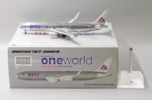 American OneWorld Boeing 767-300ER N395AN With Stand JC Wings LH2AAL172 Scale 1:200