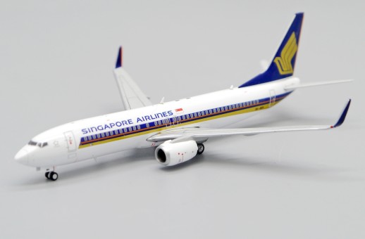 Singapore (painted former Silk air) Boeing 737-800(W) 9V-MGA JC Wings EW4738011 scale 1:400