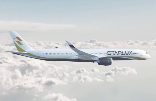 Flaps down Starlux Airlines Airbus A350-900 B-58501 JC Wings EW2359006A scale 1:200 