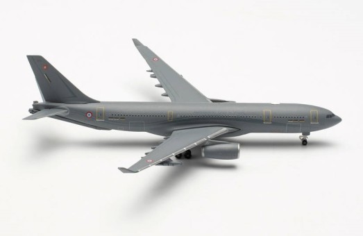French Air Force Airbus A330MRTT F-UJCG Phoenix Istres-Le Tube Air Base Herpa Wings 536677 Scale 1:500