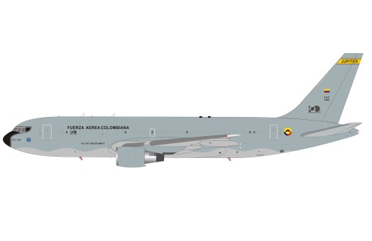Colombian Air Force Boeing KC-767-2J6ER/MMTT Jupiter FAC1202 with stand JP60-InFlight JP60-762-FAC-1202 scale 1:200