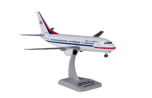 Korean Air Force Boeing 737-300 Reg: 85101 with stand and gears HG11458G scale 1:200