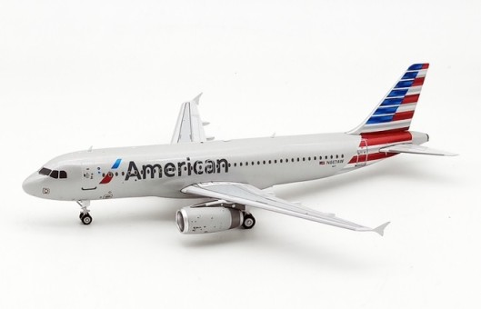 American Airlines Airbus A320-232 N667AW with stand InFlight IF320AA1120 scale 1:200 