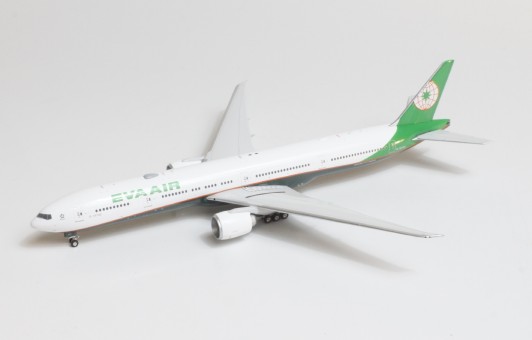 Eva Air Boeing 777-300ER B-16740 die-cast Phoenix 04364 scale 1:400