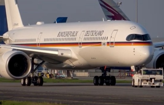 Flaps down German Air Force Airbus A350-900ACJ 10+01 Luftwaffe JC Wings LH4LFT246A scale 1:400