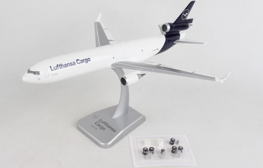 Lufthansa Cargo MD-11 new livery D-ALCD with gears and stand Hogan HGDLH011 Scale 1-200
