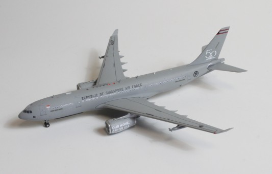Singapore Air Force Airbus A330-243MRTT 761 “Our Home, Above All” with stand Aviation400 AV4MRTTRSAF50 scale 1:400