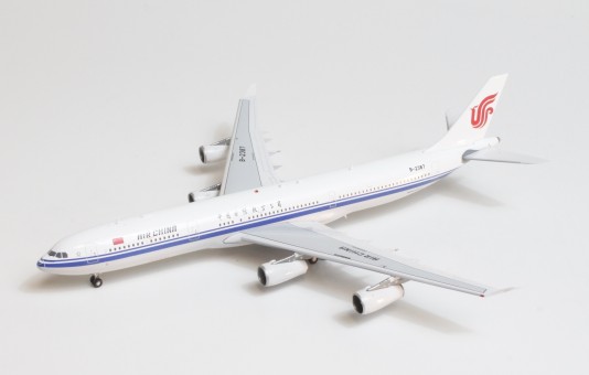 Air China Airbus A340-300 B-2387 中国国际航空公司 with stand Aviation400 AV4003 scale 1:400
