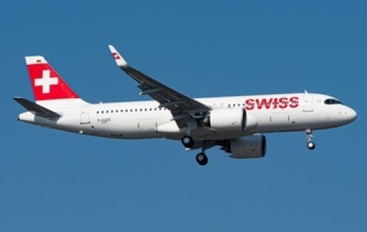 Swiss Airbus A320 HB-JDB w/stand JCWing EW232N002 scale 1:200