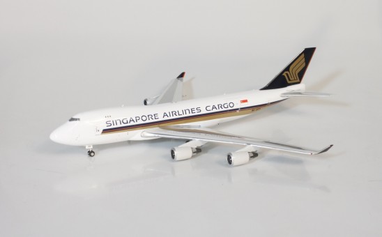 Singapore Airlines Cargo Boeing 747-400F 9V-SFP Phoenix 04244 die-cast scale 1400