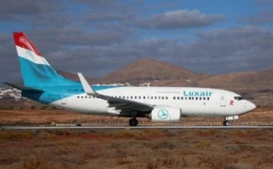 Luxair Boeing 737-500 LX-LGR with stand JCWings JC2LGL0112 scale 1:200