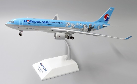  Korean A330-200 HL8227 "Pyeong Chang 2018" stand EW2KAL33201 EW2332001 scale 1:200 