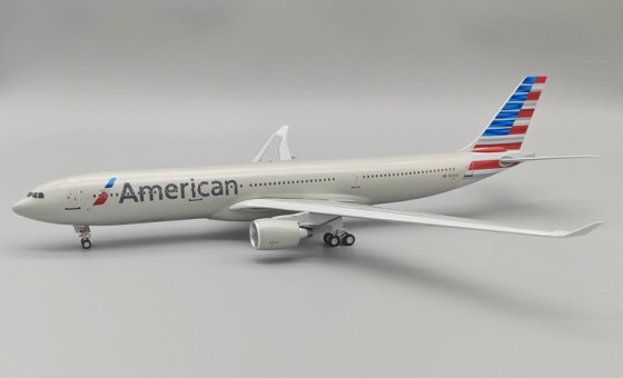 American Airlines Airbus A330-323 N278AY with stand IF333AA1123 InFlight scale 1:200