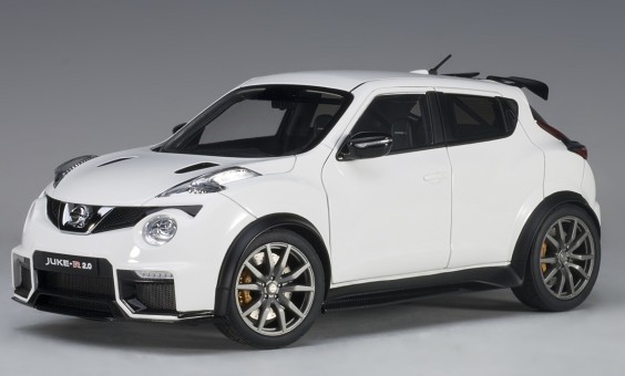 White Nissan Juke R 2.0 Matt AUTOart 77456 die cast Scale 1:18