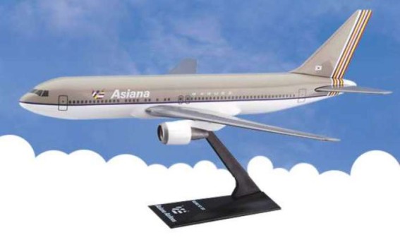Flight Miniatures Asiana Airlines Boeing B767