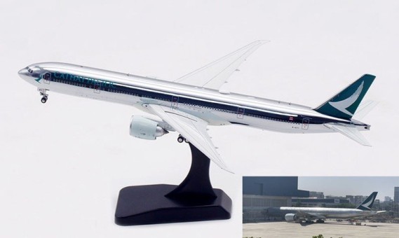 Cathay Pacific Airbus A330-343 Reg: B-HLU AV4055 Aviation Models 1:400