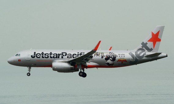 JetStar  Kung Fu Panda 3 Airbus A320  Reg. VN-A561 Phoenix 04100  Scale 1:400