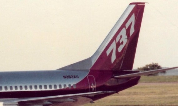 Boeing House 737-300 N352AU "Farnborough Air Show 1984" JCWings JC2BOE0050 scale 1:200
