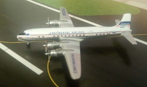Continental Airlines (American) DC-6 N90962 die-cast Aeroclassics AC19477 Scale 1400