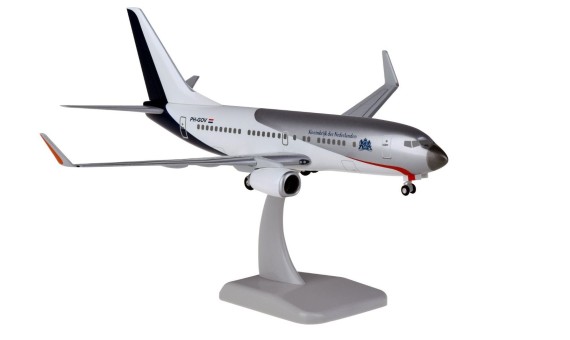 Netherlands Government Boeing 737-700 PH-GOV with stand and gears HG11601G scale 1:200