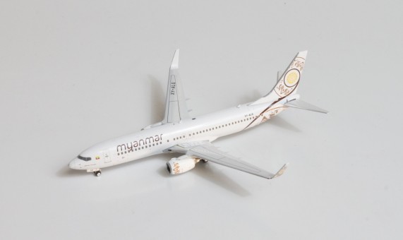 Myanmar National Airlines Boeing 737-800 XY-ALG die-cast Phoenix 11589 Scale 1400