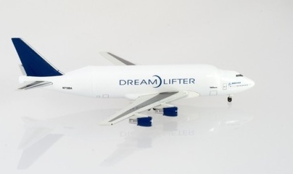 Dreamlifter Boeing 747LCF N718BA Herpa 504997-001 1:500