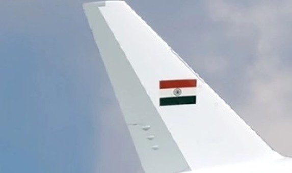 Flaps down Indian Government Boeing 777-300ER VT-ALW LH4INF179A scale 1:400