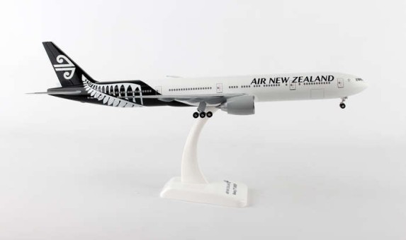 Air New Zealand  777-300ER Reg# ZK-OKR Hogan HG0076G Scale 1:200