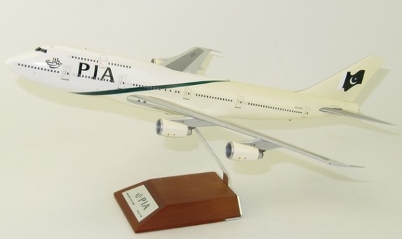 PIA Pakistan Boeing 747-300 New Livery AP-BFV Stand JCWings LH2PIA042 1:200
