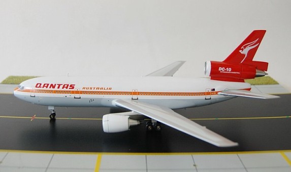 Qantas DC-10  Old Colors SM2DC101303 