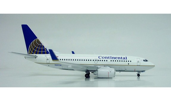 United Air Lines Boeing 737-700 N21723 NC