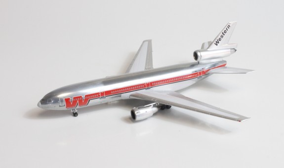 Western "Bud Light" DC-10-10 N912WA Aero Classics AC419611 scale 1:400 