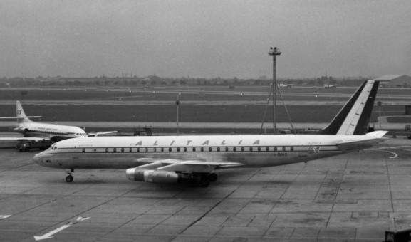 Alitalia Douglas DC-8-50 Reg. I-DIWE  AC19237 Aeroclassics scale 1:400