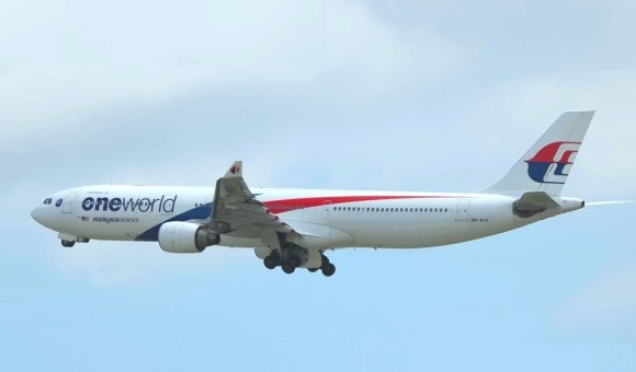Malaysia Airlines Airbus A330-300 9M-MTE One World livery JCWings JCMAS481 scale 1:400